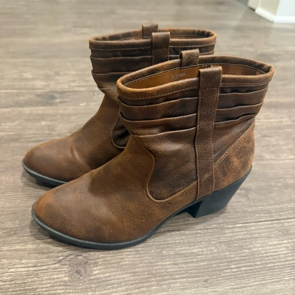 Arizona Jeans Co. Brown Western Ankle Boots with Chunky Heel size 7 - Picture 6 of 11